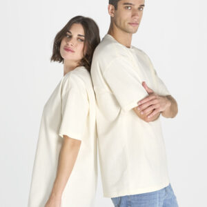 JHK TSUA OVER 240 – koszulka oversize ivory na modelce i modelu