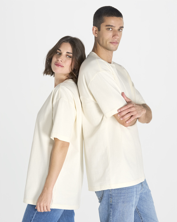 JHK TSUA OVER 240 – koszulka oversize ivory na modelce i modelu